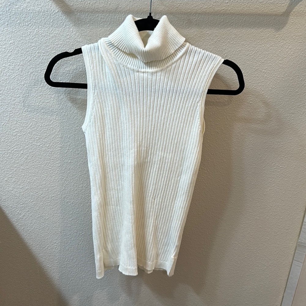 Turtle neck tank top